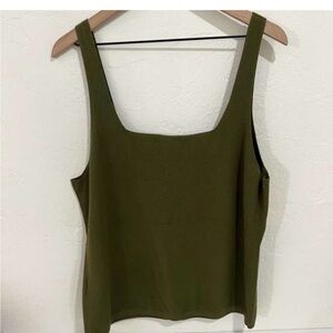Banana Republic Hunter Green Chase Square Neck
Tank Top Size Large (NWOT)